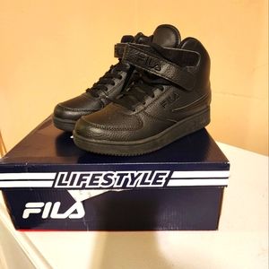 Brand New Black Size 7 Fila Basketball Sneakers